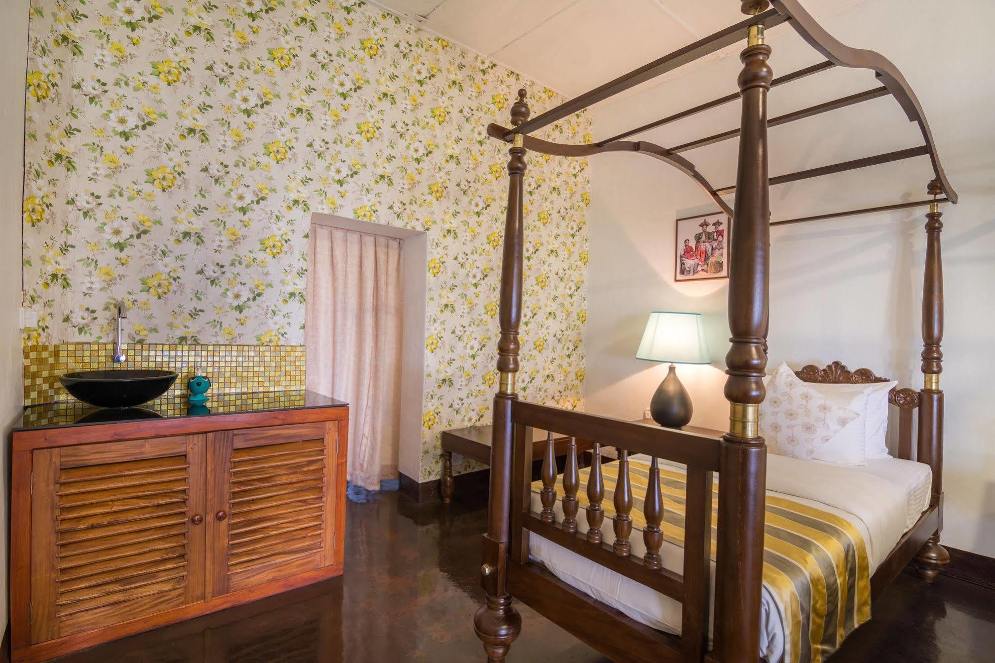 The Elephant Stables 5* Kandy